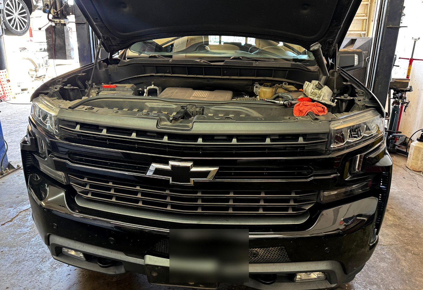 Domestic vehicle service in bay